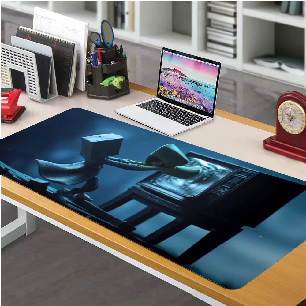 Little Nightmares Mono TV Mouse pad